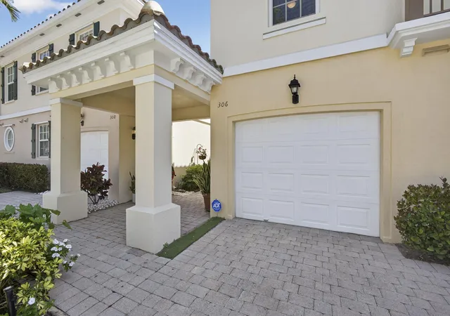 Homes for sale in Palm Beach Gardens, FL | 306 Salinas Dr, Palm Beach Gardens, FL 33410 | MLS# B26023433
