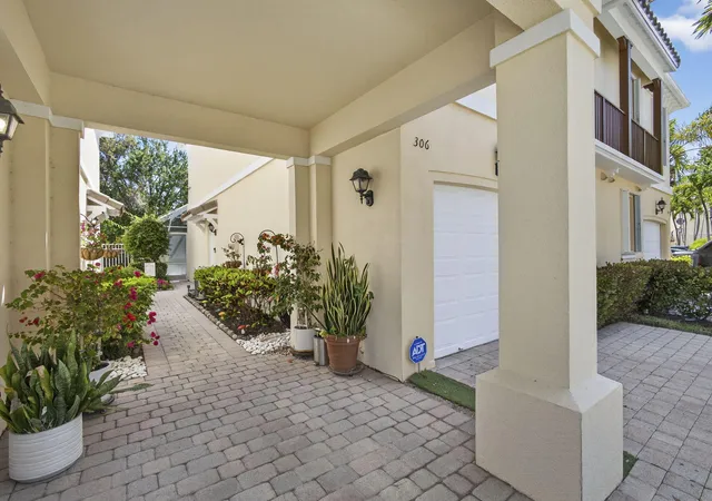 Homes for sale in Palm Beach Gardens, FL | 306 Salinas Dr, Palm Beach Gardens, FL 33410 | MLS# B26023433