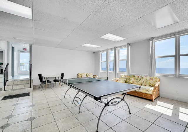 Homes for sale in Hollywood, FL | 400 N Surf Road, Hollywood, FL 33019 | Houzeo