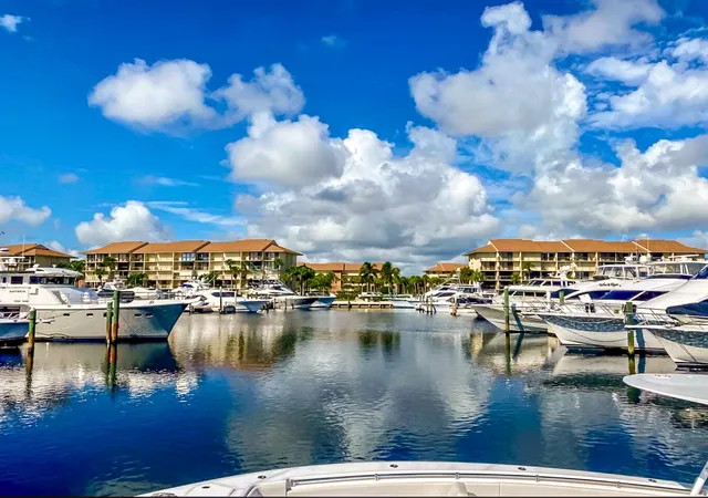 3rd image of 1701 Marina Isle Wy #103, Jupiter, FL 33477 | MLS# B26023538