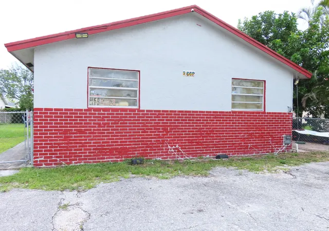 2nd image of 1602 Meridian Rd, West Palm Beach, FL 33417 | MLS# B26023574