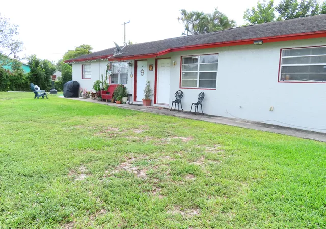 3rd image of 1602 Meridian Rd, West Palm Beach, FL 33417 | MLS# B26023574
