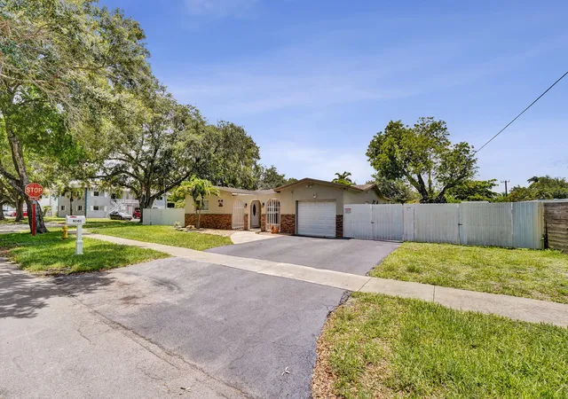 3rd image of 9101 Sw 52Nd Ct, Cooper City, FL 33328 | MLS# B26023589