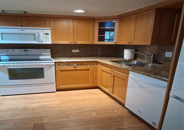2nd image of 7556 Stirling Rd #123, Davie, FL 33024 | MLS# A11983259