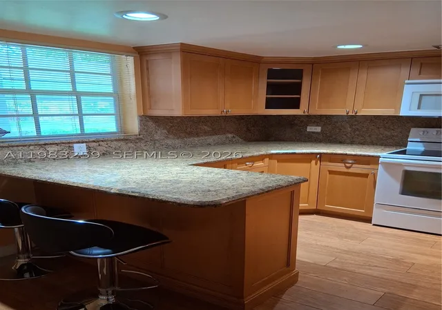 3rd image of 7556 Stirling Rd #123, Davie, FL 33024 | MLS# A11983259