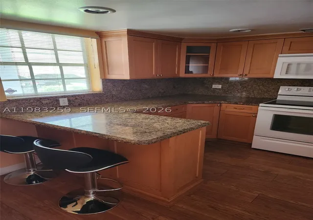 4th image of 7556 Stirling Rd #123, Davie, FL 33024 | MLS# A11983259
