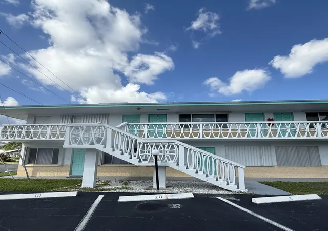 1st image of 2102 Lake Osborne Dr #20, Lake Worth Beach, FL 33461 | MLS# B26023603