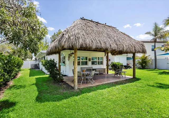3rd image of 1706 Plover Ave, Fort Pierce, FL 34949 | MLS# B26023630