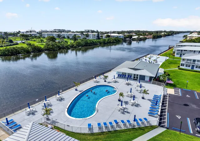 Homes for sale in Boynton Beach, FL | 2420 S Federal Highway, Boynton Beach, FL 33435 | Houzeo
