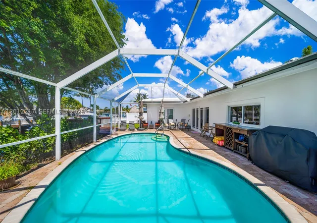 1st image of 31 Se 12th St, Pompano Beach, FL 33060 | MLS# A12012217