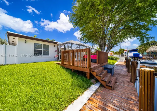 2nd image of 31 Se 12th St, Pompano Beach, FL 33060 | MLS# A12012217