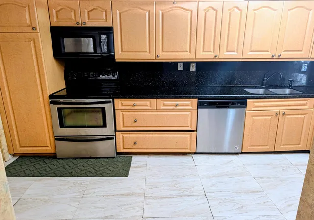 4th image of 6651 Racquet Club Dr, Lauderhill, FL 33319 | MLS# B26023785