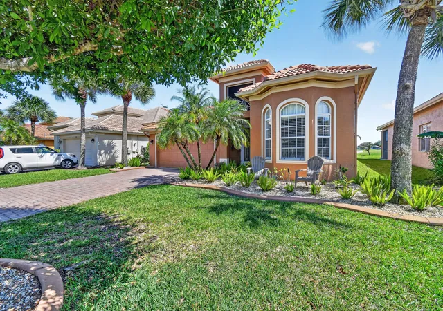 4th image of 332 Nw Stratford Ln, Port St Lucie, FL 34983 | MLS# B26023816
