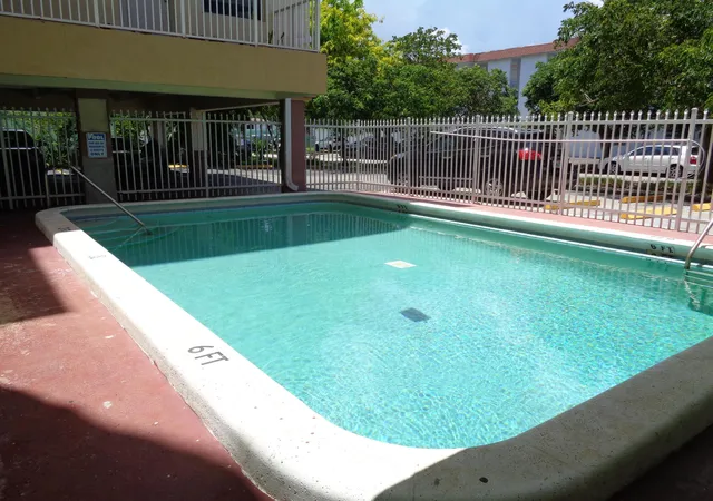 Homes for sale in Hollywood, FL | 2008 Jackson St #E9, Hollywood, FL 33020 | MLS# B26023899