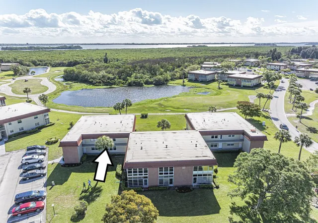 Homes for sale in Vero Beach, FL | 67 Royal Oak Dr #206, Vero Beach, FL 32962 | MLS# B26023972