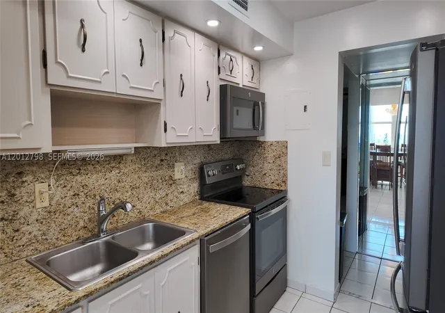 Photo 3 of Condo for sale at 3113 S Ocean Dr #506, Hallandale Beach, FL 33009 | MLS# A12012798 | Listing updated on 2026-08-26
