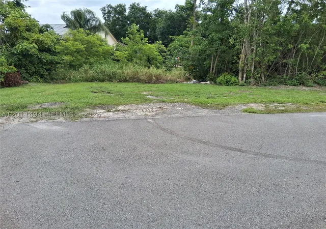 1st image of 1117 Andover Dr, La Belle, FL 33935 | MLS# A12011494