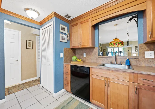 3rd image of 8004 Lagos De Campo Blvd, Tamarac, FL 33321