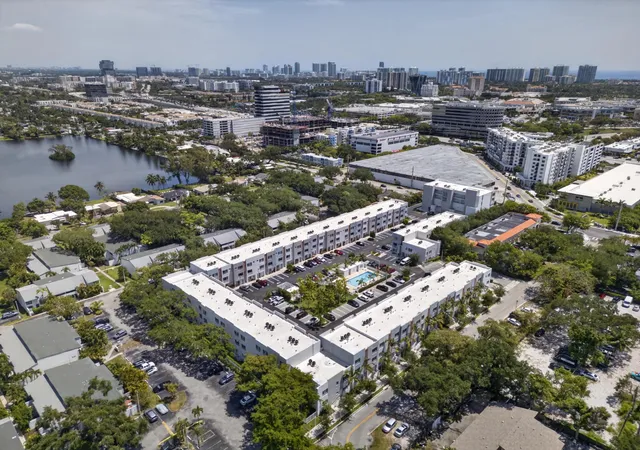 51st image of 2535 Ne 193rd St #3203, Miami, FL 33180 | MLS# B26024126