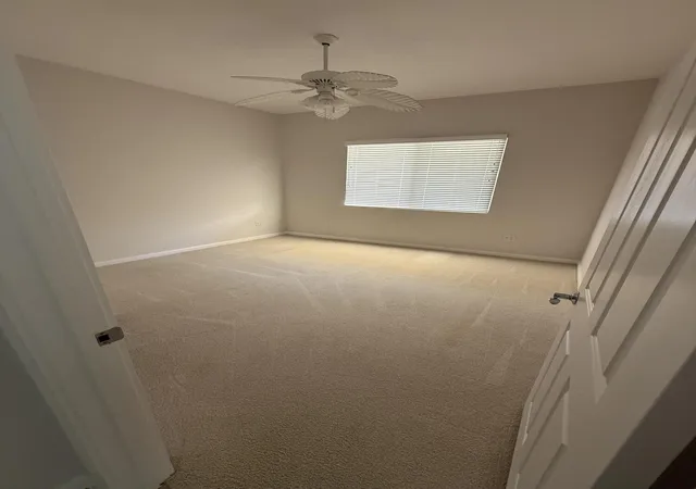 4th image of 4 Harbour Isle Dr E #Unit 204, Fort Pierce, FL 34949 | MLS# B26024147