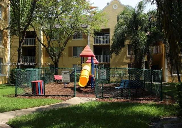 2nd image of 655 Sw 111Th Wy, Pembroke Pines, FL 33025