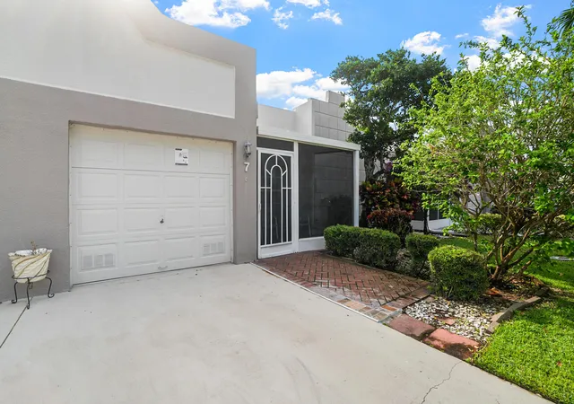 5th image of 18900 Stewart Cir #7, Boca Raton, FL 33496 | MLS# B26024211