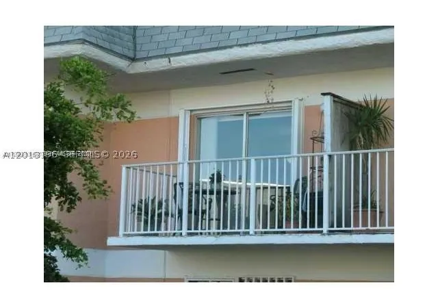 260 NW 107th Ave #207