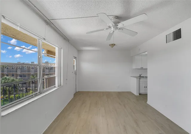 4th image of 2145 Pierce Street #418, Hollywood, FL 33020 | MLS# A12011999