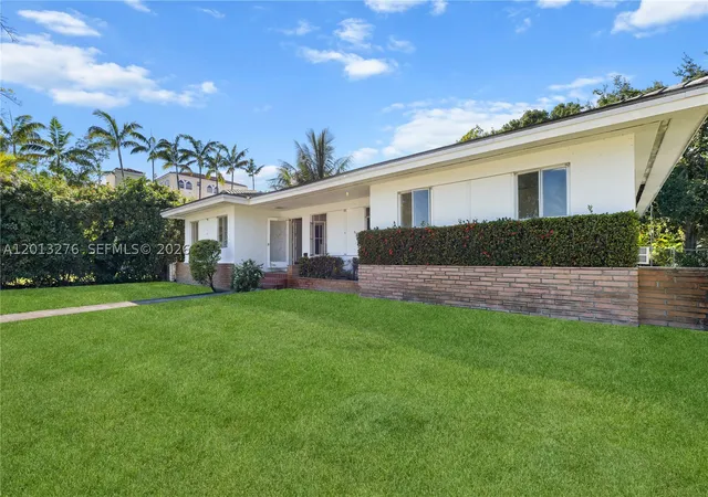 Photo 1 of Single family home for sale at 427 Grand Concourse, Miami Shores, FL 33138 | MLS# A12013276 | Listing updated on 2026-08-18