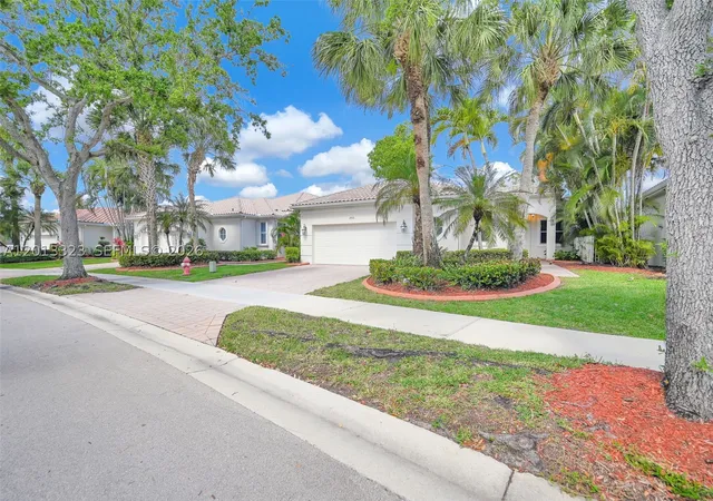 Photo 1 of Single family home for sale at 2553 Bay Pointe Dr, Weston, FL 33327 | MLS# A12013323 | Listing updated on 2026-08-04