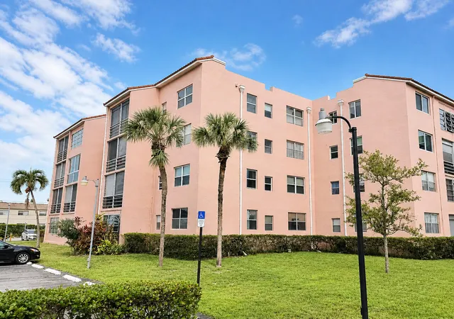 Homes for sale in Lauderdale Lakes, FL | 2841 Somerset Dr #107, Lauderdale Lakes, FL 33311 | MLS# B26024425