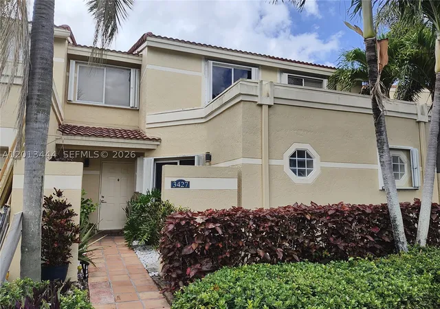 Photo 3 of Townhouse for sale at 3427 Deer Creek Palladian Cir, Deerfield Beach, FL 33442 | MLS# A12013444 | Listing updated on 2026-10-08