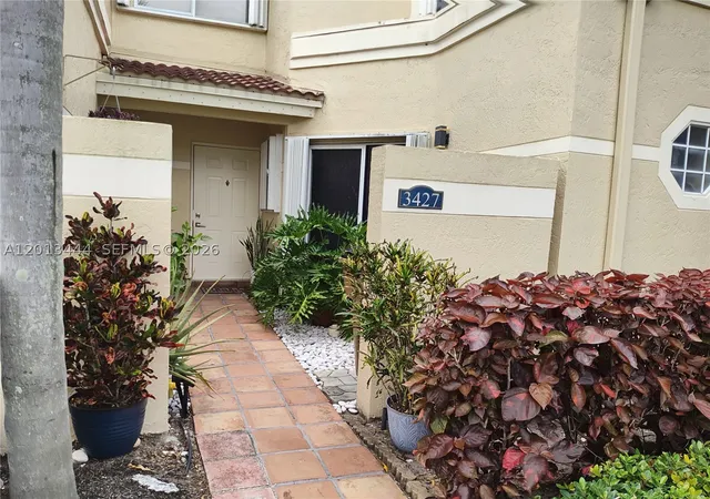 Photo 4 of Townhouse for sale at 3427 Deer Creek Palladian Cir, Deerfield Beach, FL 33442 | MLS# A12013444 | Listing updated on 2026-10-08