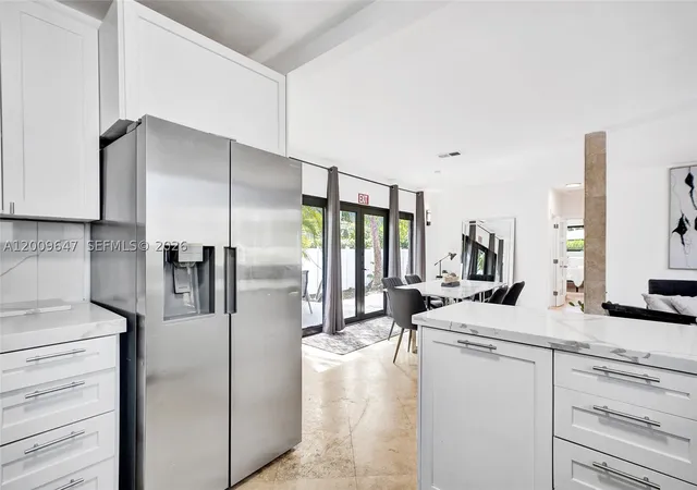 3rd image of 707 N 13 Avenue, Hollywood, FL 33019 | MLS# A12009647