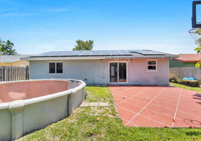 Homes for sale in North Lauderdale, FL | 721 Sw 79th Ave, North Lauderdale, FL 33068 | MLS# B26024686