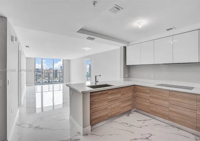 Homes for sale in Sunny Isles Beach, FL | 330 Sunny Isles Blvd #5-2205, Sunny Isles Beach, FL 33160 | MLS# A12013855