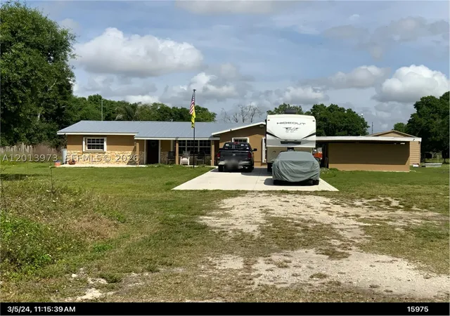1st image of 826 B Rd, La Belle, FL 33935 | MLS# A12013973