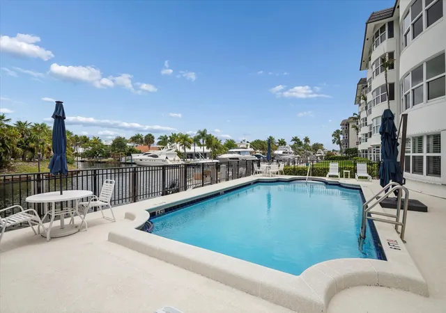 3rd image of 5100 Bayview Dr #106, Fort Lauderdale, FL 33308 | MLS# B26024866