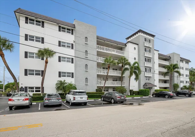 5th image of 5100 Bayview Dr #106, Fort Lauderdale, FL 33308 | MLS# B26024866