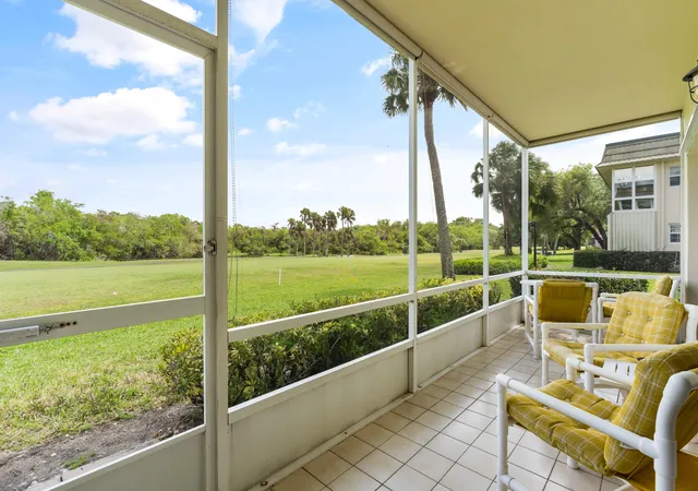 Homes for sale in Vero Beach, FL | 19 Vista Gardens Trl #106, Vero Beach, FL 32962 | MLS# B26024888