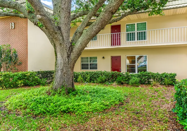 Homes for sale in Vero Beach, FL | 19 Vista Gardens Trail, Vero Beach, FL 32962 | Houzeo