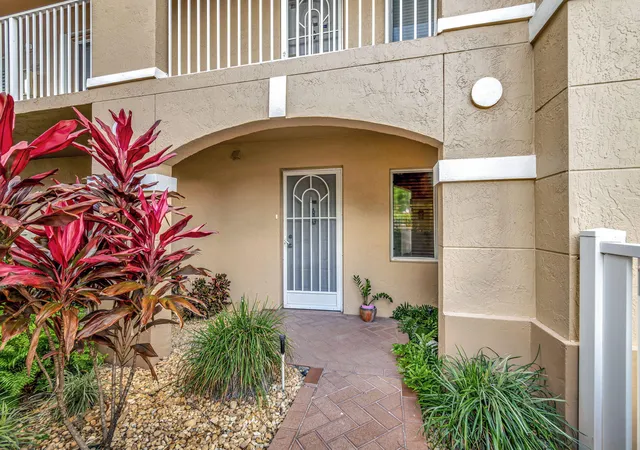 Homes for sale in Boynton Beach, FL | 5842 Crystal Shores Dr, Boynton Beach, FL 33437