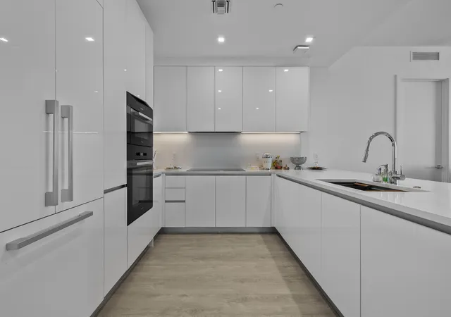 4th image of 220 Lake Shore Dr #1913, Lake Park, FL 33403 | MLS# B26024970