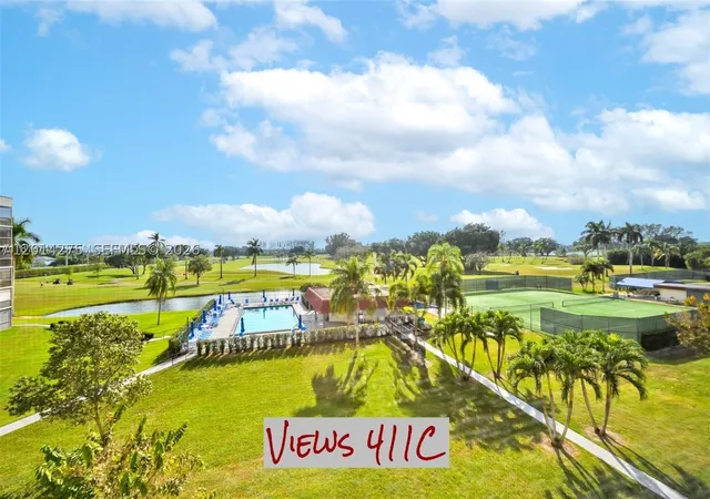 Homes for sale in Pembroke Pines, FL | 8900 Washington, Pembroke Pines, FL 33025 | Houzeo