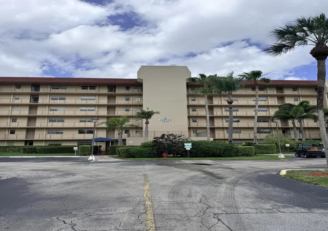 Homes for sale in Lake Worth, FL | 3836 Via Poinciana #306, Lake Worth, FL 33467 | MLS# B26025065