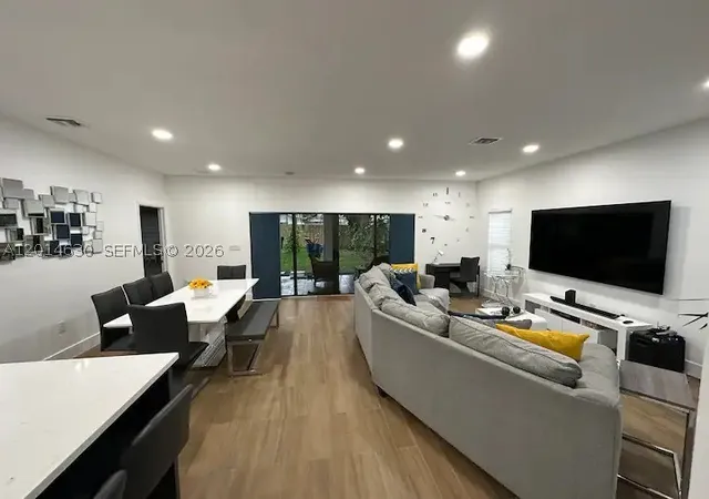 Photo 4 of Single family home for sale at 613 Nw 10Th St, Hallandale Beach, FL 33009 | MLS# A12014630 | Listing updated on 2026-08-25