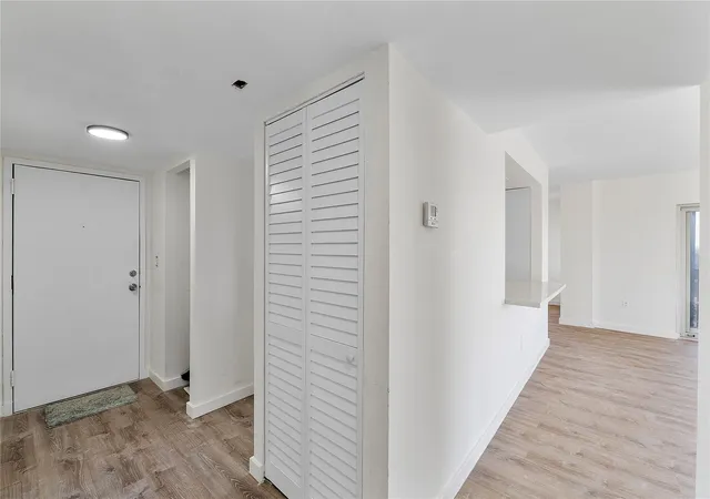 4th image of 4174 Inverrary Dr #1002, Lauderhill, FL 33319 | MLS# B26025269