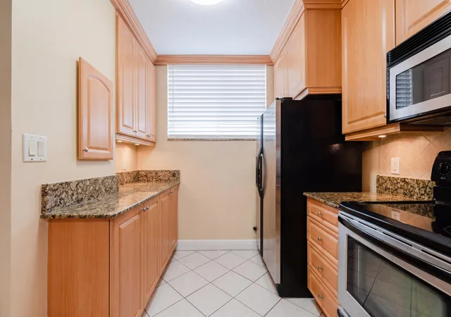 3rd image of 109 Lake Emerald Dr #APT 104, Oakland Park, FL 33309 | MLS# B26025314