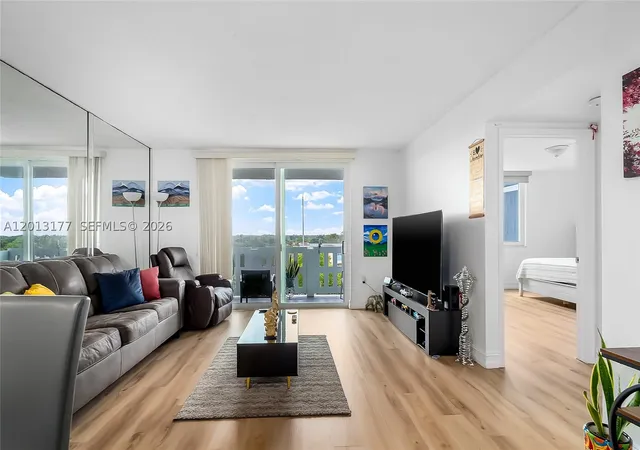 2nd image of 919 Hillcrest #607, Hollywood, FL 33021 | MLS# A12013177