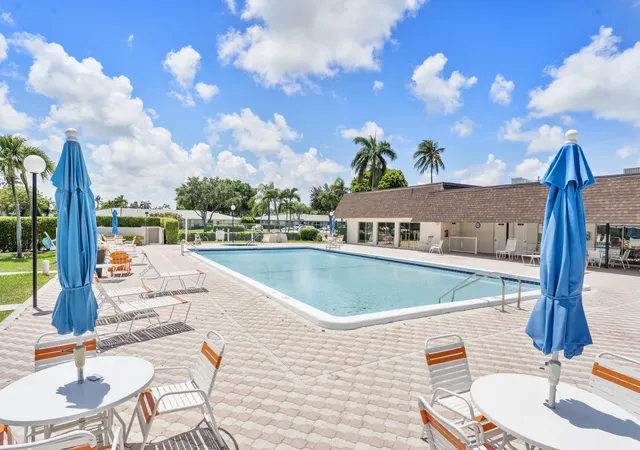 2nd image of 2401 Del-Aire Blvd E, Delray Beach, FL 33445
